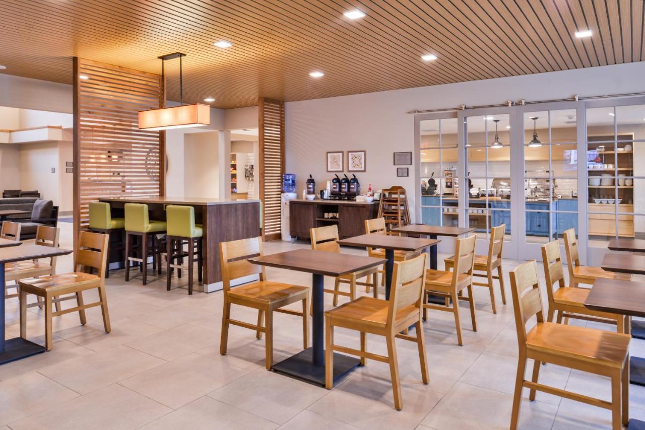 Country Inn & Suites By Radisson, Ft Atkinson, Wi Fort Atkinson Dış mekan fotoğraf