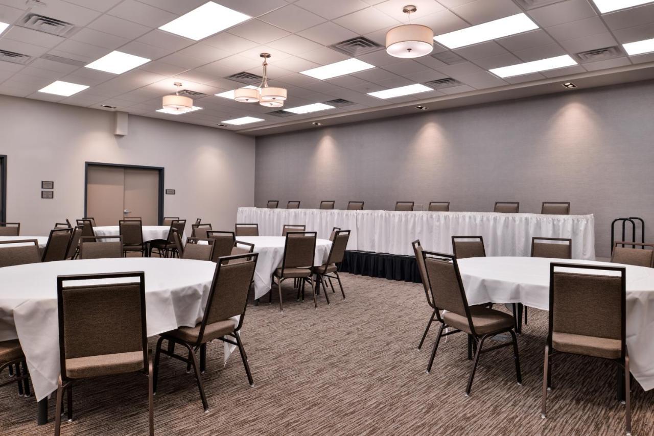 Country Inn & Suites By Radisson, Ft Atkinson, Wi Fort Atkinson Dış mekan fotoğraf